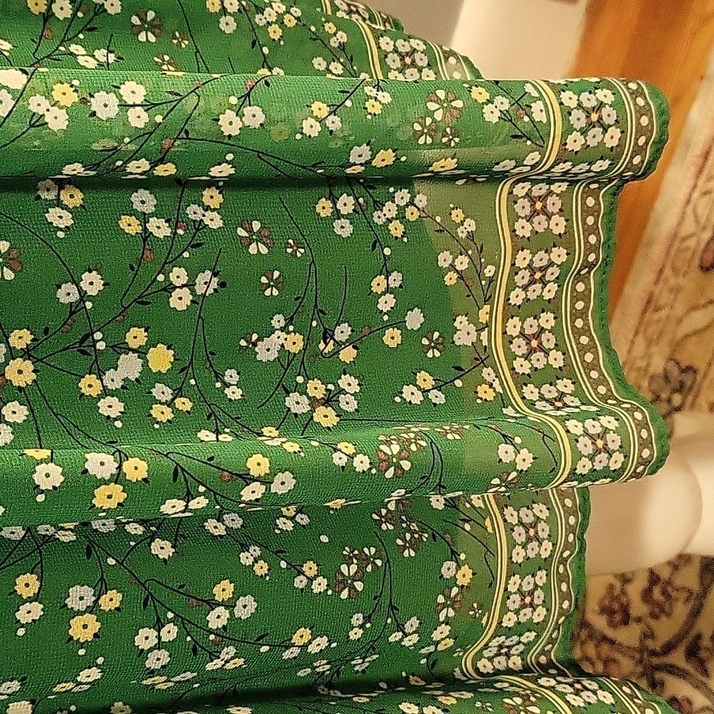 Max Studio Green Floral MINI Skirt - Picture 4 of 9